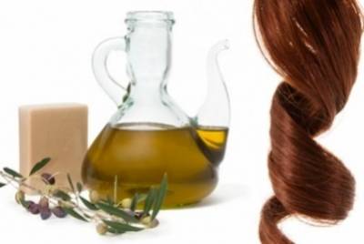 Bain d'huile d'olive sur vos cheveux : bienfaits et méthode d