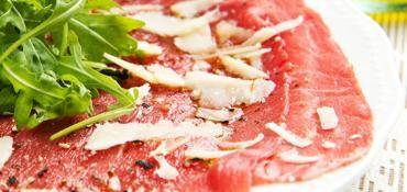 CARPACCIO DE BOEUF AUX COPEAUX DE PARMESAN